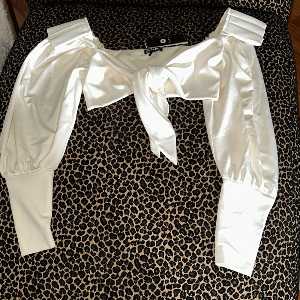 White Long Sleeve Tie Front Puffed Blouse